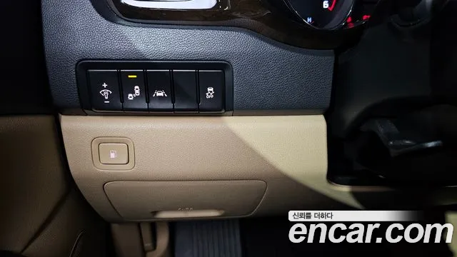 Kia Carnival 2018 thumb 10