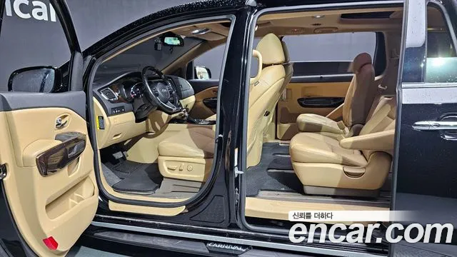 Kia Carnival 2018 thumb 12