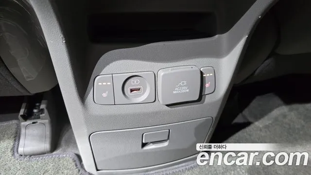 Kia Carnival 2017 thumb 8