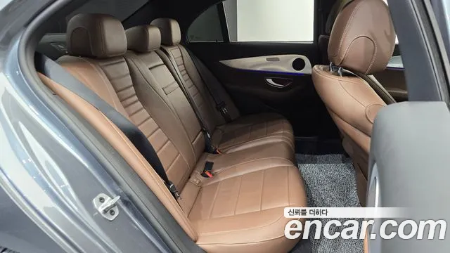 Mercedes-Benz E-Class 2020 thumb 5