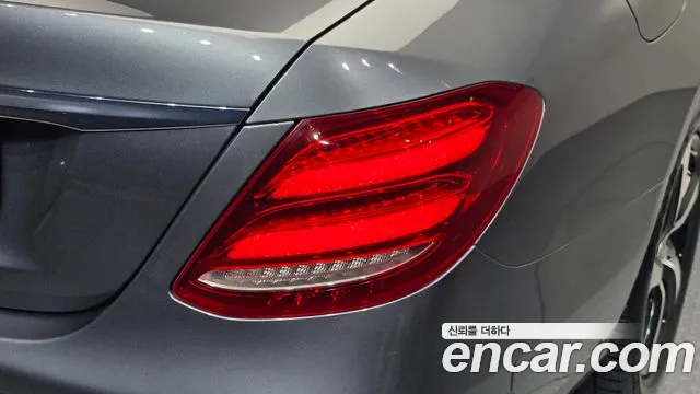 Mercedes-Benz E-Class 2020 thumb 2