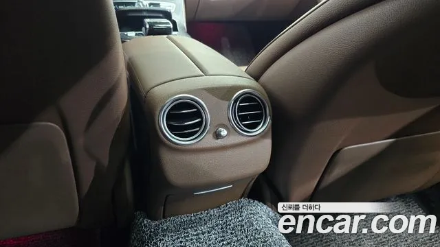 Mercedes-Benz E-Class 2020 thumb 11