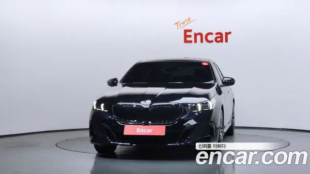 BMW 5 серии 2025 thumb 12