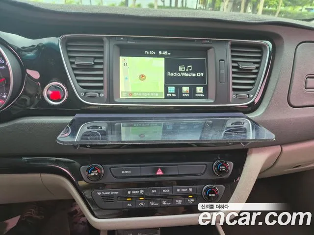 Kia Carnival 2014 thumb 8