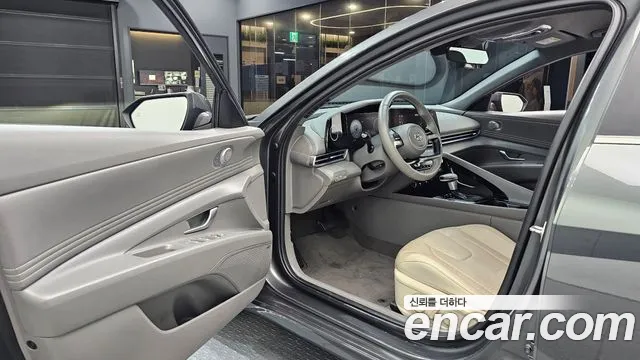 Hyundai Elantra 2022 thumb 5