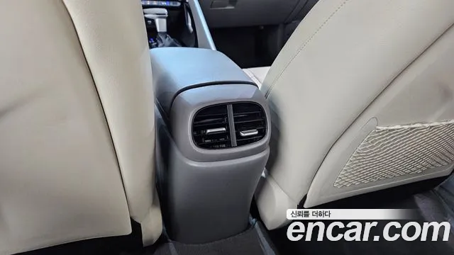 Hyundai Elantra 2022 thumb 2