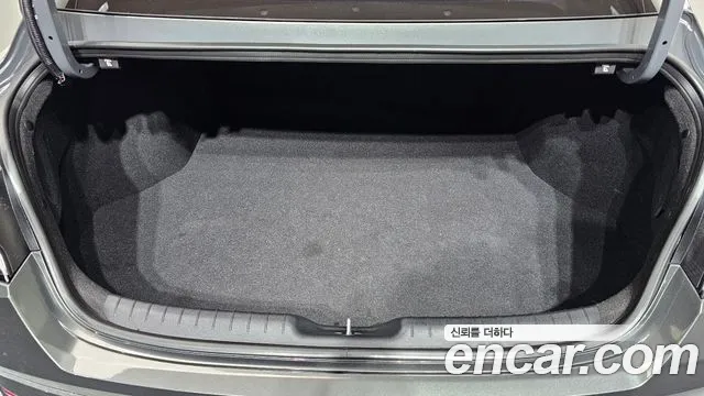 Hyundai Elantra 2022 thumb 8