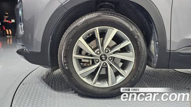 Hyundai Santa Fe 2018 thumb 5