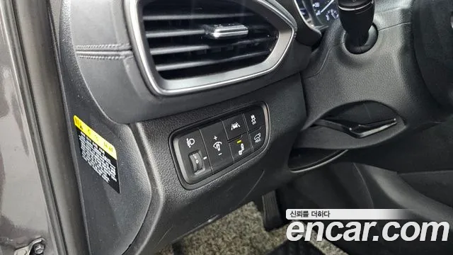 Hyundai Santa Fe 2018 thumb 10