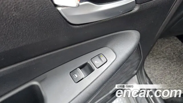 Hyundai Santa Fe 2018 thumb 4