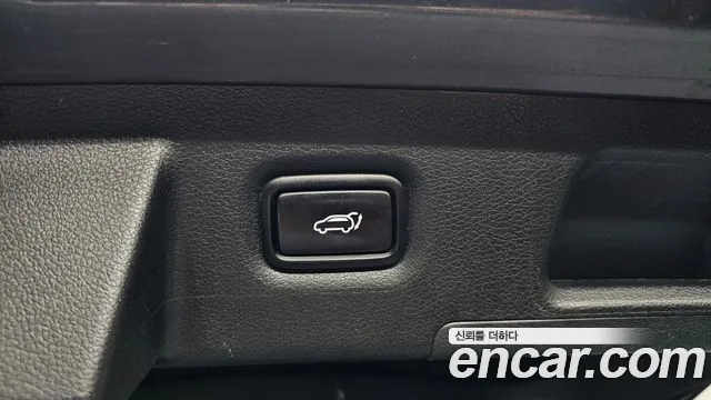 Hyundai Santa Fe 2018 thumb 2