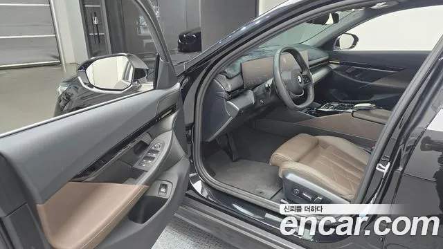 BMW 5 серии 2023 thumb 5