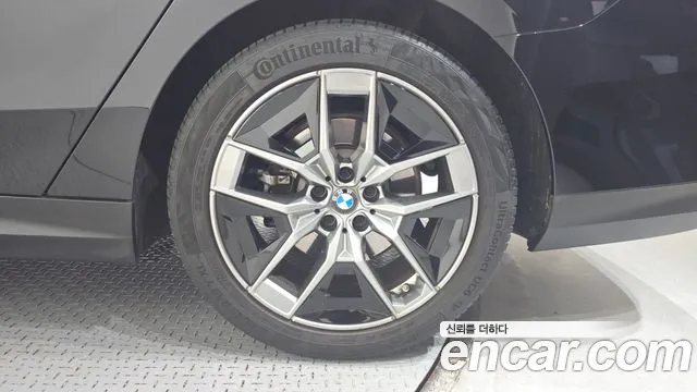 BMW 5 серии 2023 thumb 8