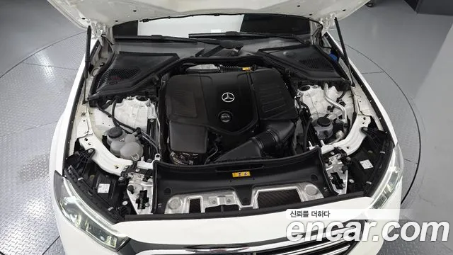 Mercedes-Benz E-Class 2024 thumb 10
