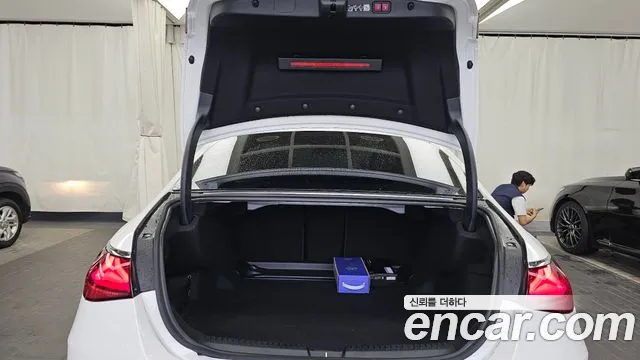 Mercedes-Benz E-Class 2026 thumb 4