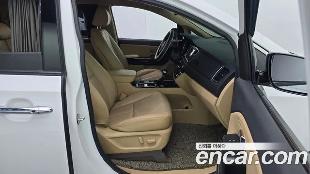 Kia Carnival 2019 thumb 7