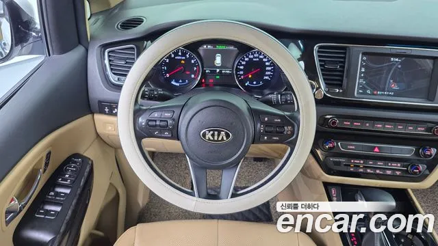 Kia Carnival 2019 thumb 12