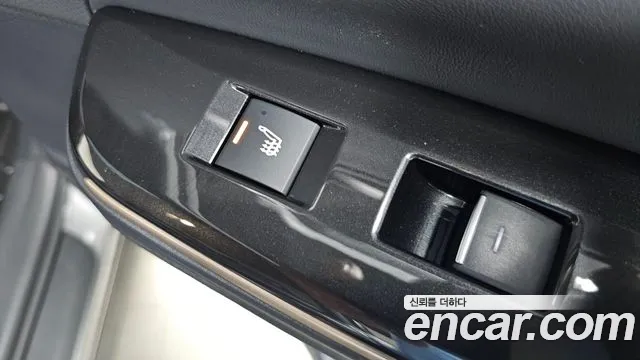 Toyota Crown Crossover 2024 thumb 2
