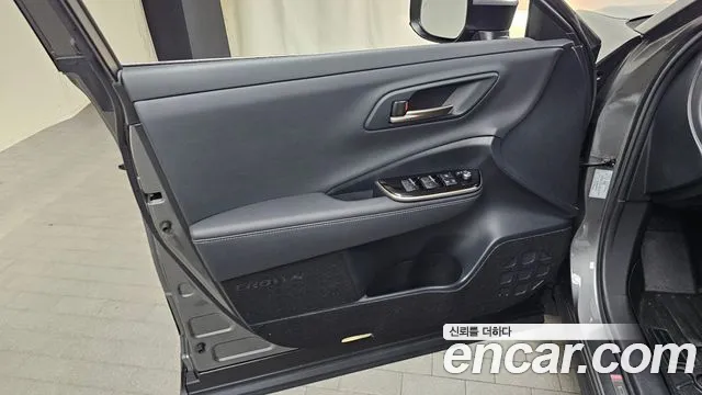 Toyota Crown Crossover 2024 thumb 3
