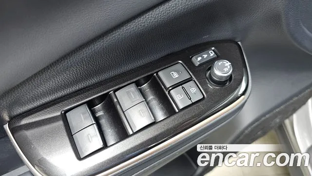 Toyota Crown Crossover 2024 thumb 11