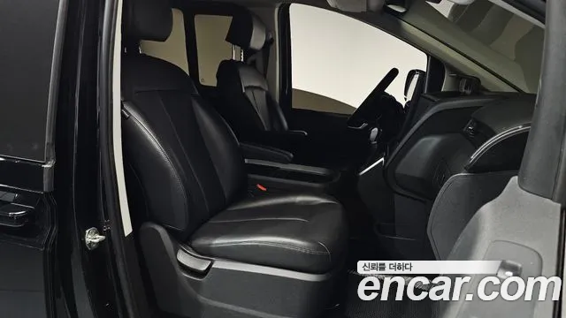 Hyundai Staria 2022 thumb 3