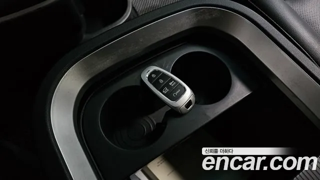 Hyundai Staria 2022 thumb 6
