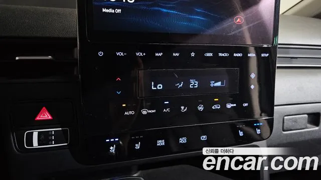 Hyundai Staria 2022 thumb 2