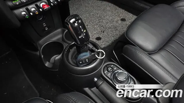 Mini Cooper Convertible 2023 thumb 4