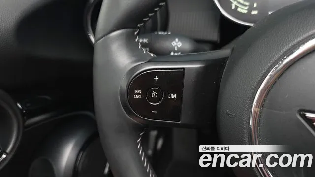 Mini Cooper Convertible 2023 thumb 12