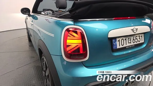 Mini Cooper Convertible 2023 thumb 8