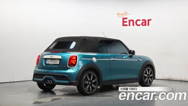 Mini Cooper Convertible 2023 thumb 5