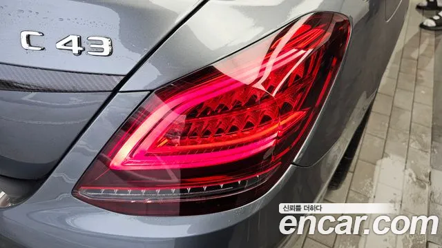 Mercedes-Benz C-Class 2019 thumb 5