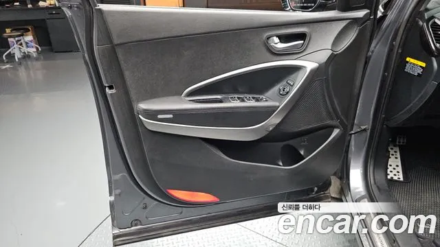 Hyundai Санта Фе 2013 thumb 6