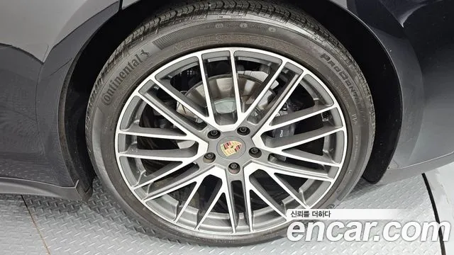 Porsche Panamera 2025 thumb 8