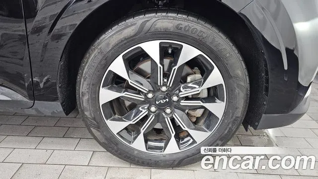 Kia Carnival 2022 thumb 3