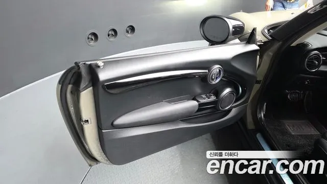 Mini Cooper 2020 thumb 9