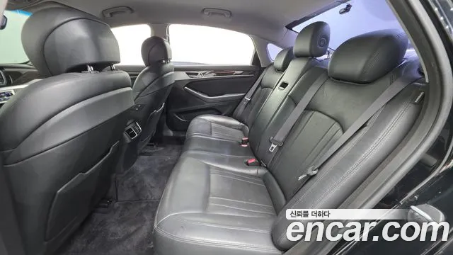Genesis G80 2017 thumb 12