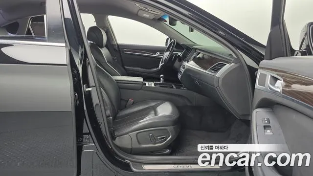 Genesis G80 2017 thumb 2