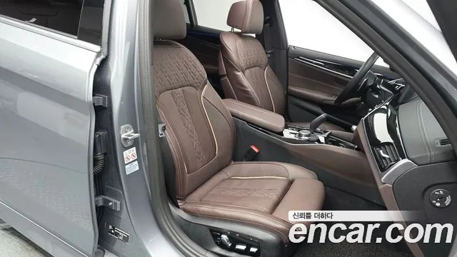 BMW 5 серии 2023 thumb 12