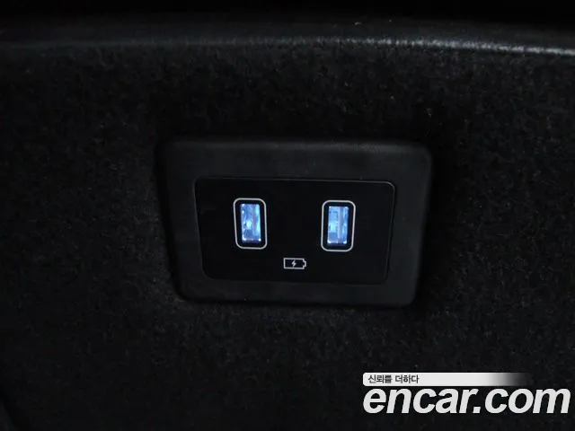 Hyundai Staria 2021 thumb 2