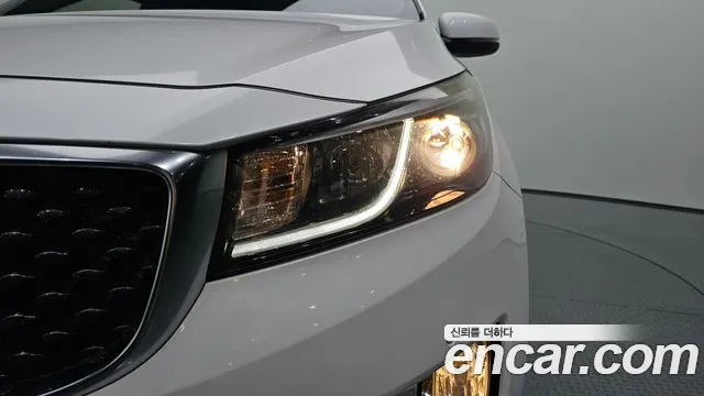 Kia Carnival 2014 thumb 2