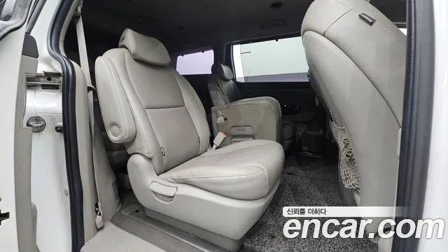 Kia Carnival 2014 thumb 5