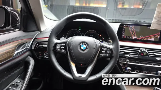 BMW 5 серии 2019 thumb 4