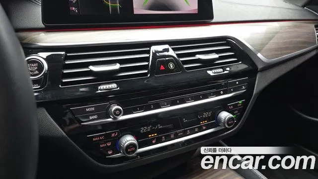 BMW 5 серии 2019 thumb 3