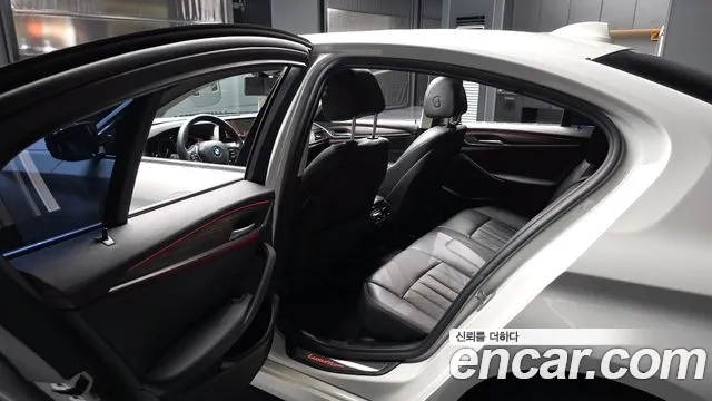 BMW 5 серии 2019 thumb 10