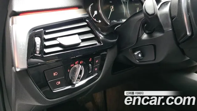 BMW 5 серии 2019 thumb 11
