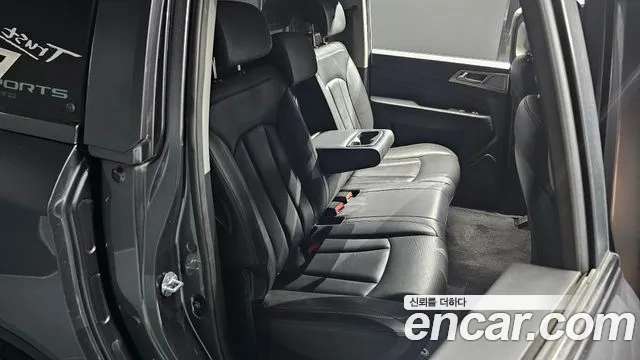 KGM Rexton 2018 thumb 2