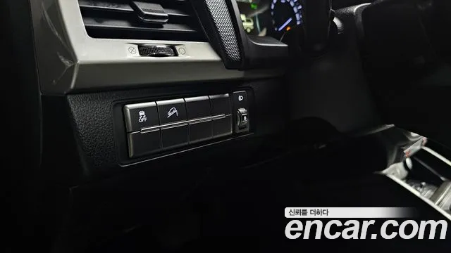 KGM Rexton 2018 thumb 4