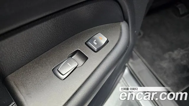 KGM Rexton 2018 thumb 11