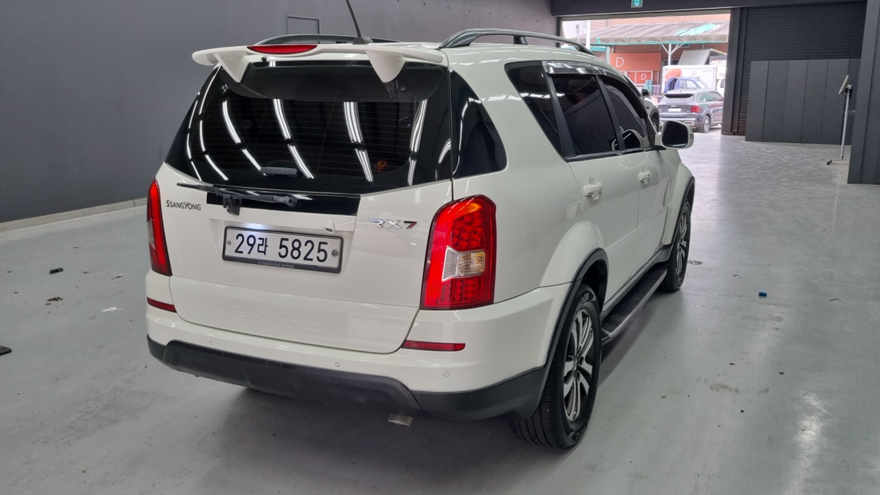 KGM Rexton 2013 thumb 3